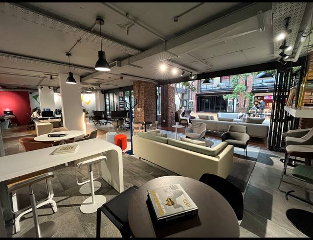 146M² BUSINESS TO LET IN GARDENS